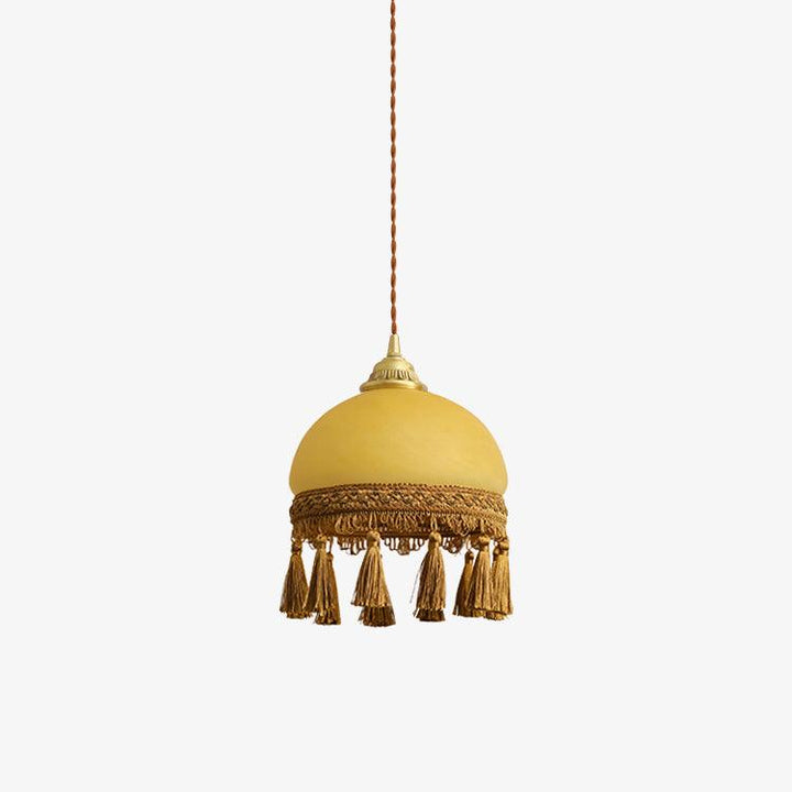 Lampa wisząca z mosiądzu z frędzlami francuskimi