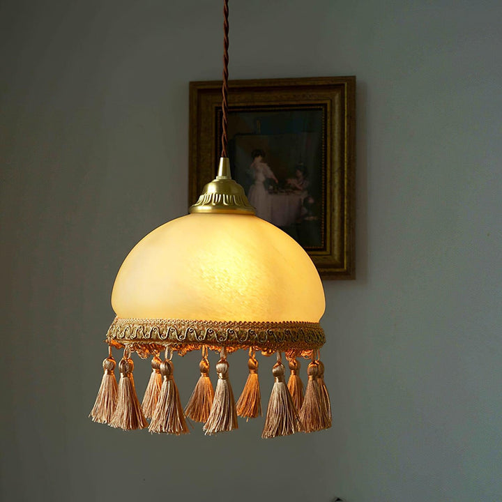 Lampa wisząca z mosiądzu z frędzlami francuskimi