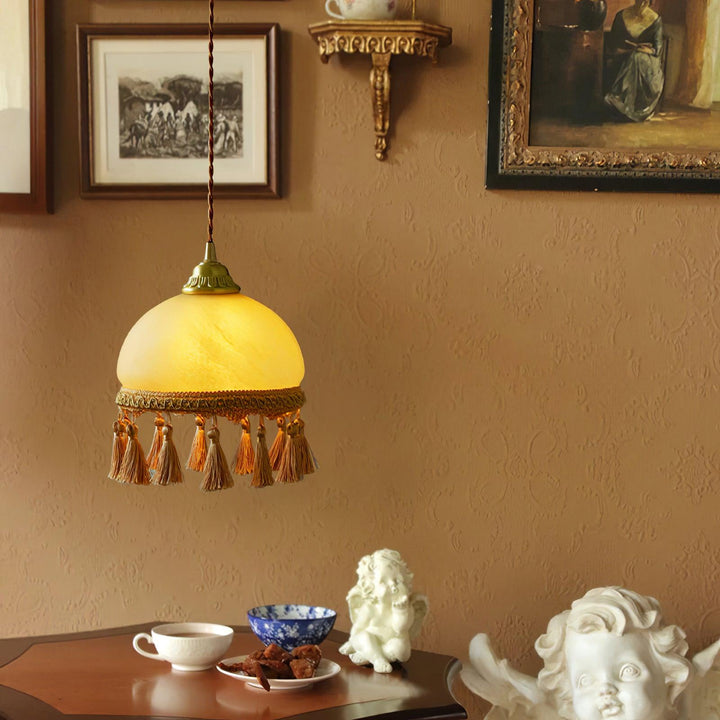 Lampa wisząca z mosiądzu z frędzlami francuskimi