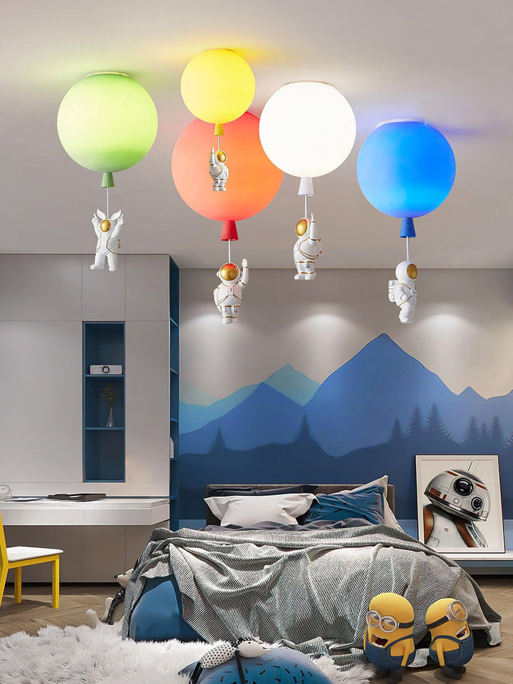 Lampa sufitowa Frosted Balloon z matowym kloszem