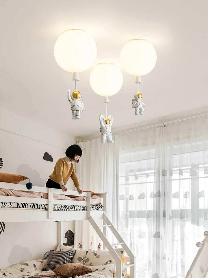 Lampa sufitowa Frosted Balloon z matowym kloszem