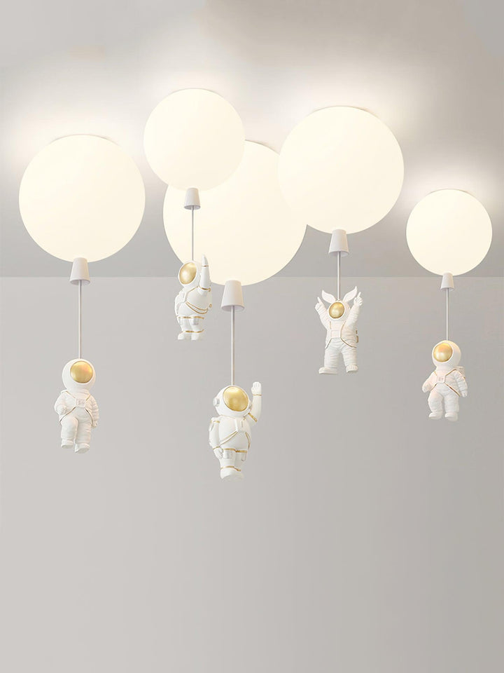 Lampa sufitowa Frosted Balloon z matowym kloszem