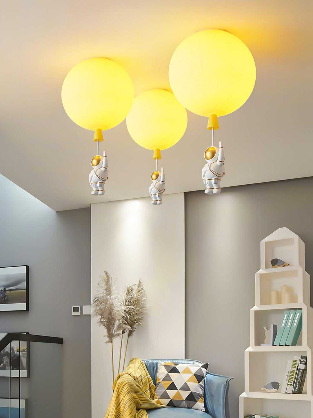Lampa sufitowa Frosted Balloon z matowym kloszem