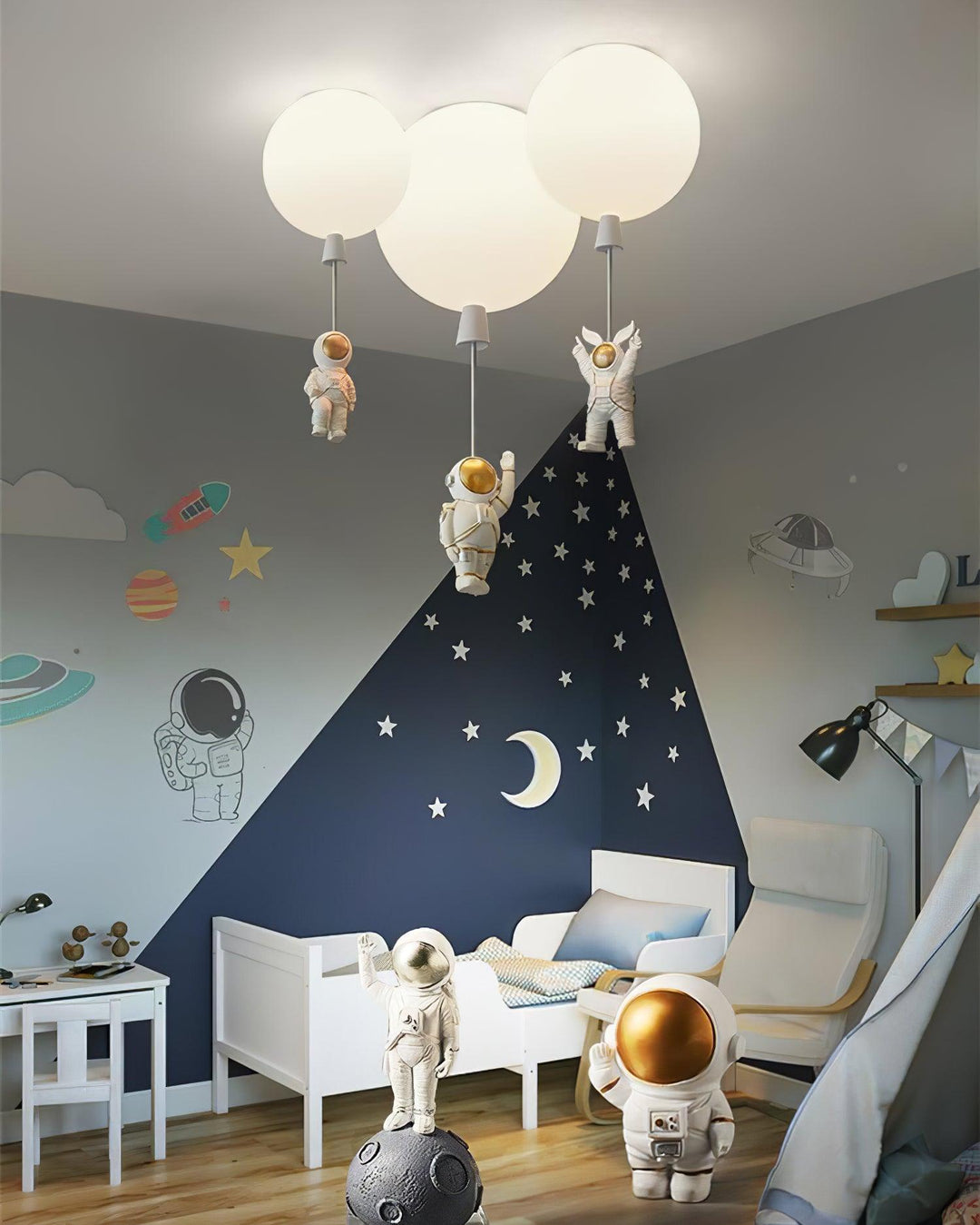Lampa sufitowa Frosted Balloon z matowym kloszem