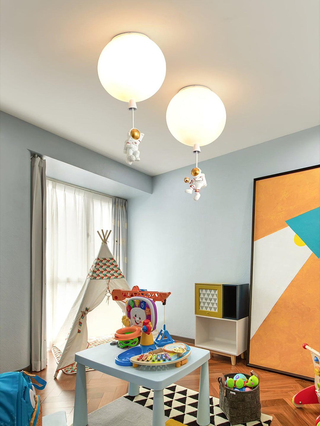 Lampa sufitowa Frosted Balloon z matowym kloszem