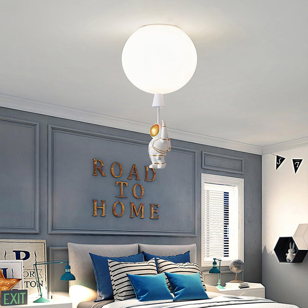 Lampa sufitowa Frosted Balloon z matowym kloszem