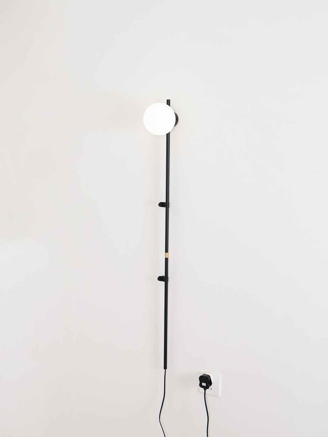 Lampa Ścienna Funiculi z wtyczką