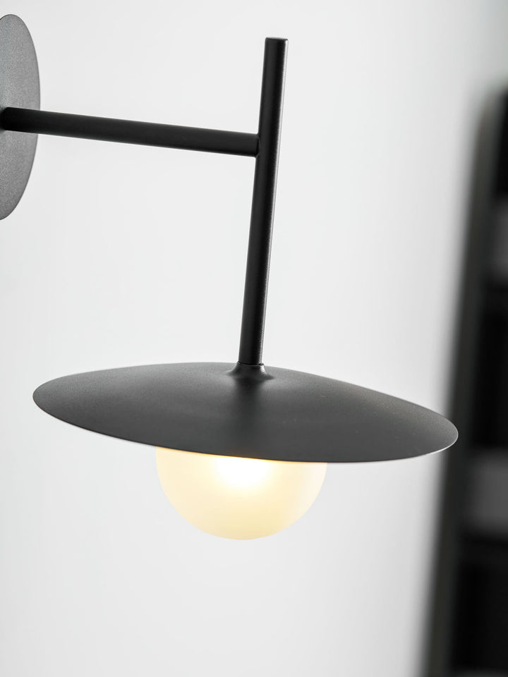 Lampa Ścienna Gea z Żelaza