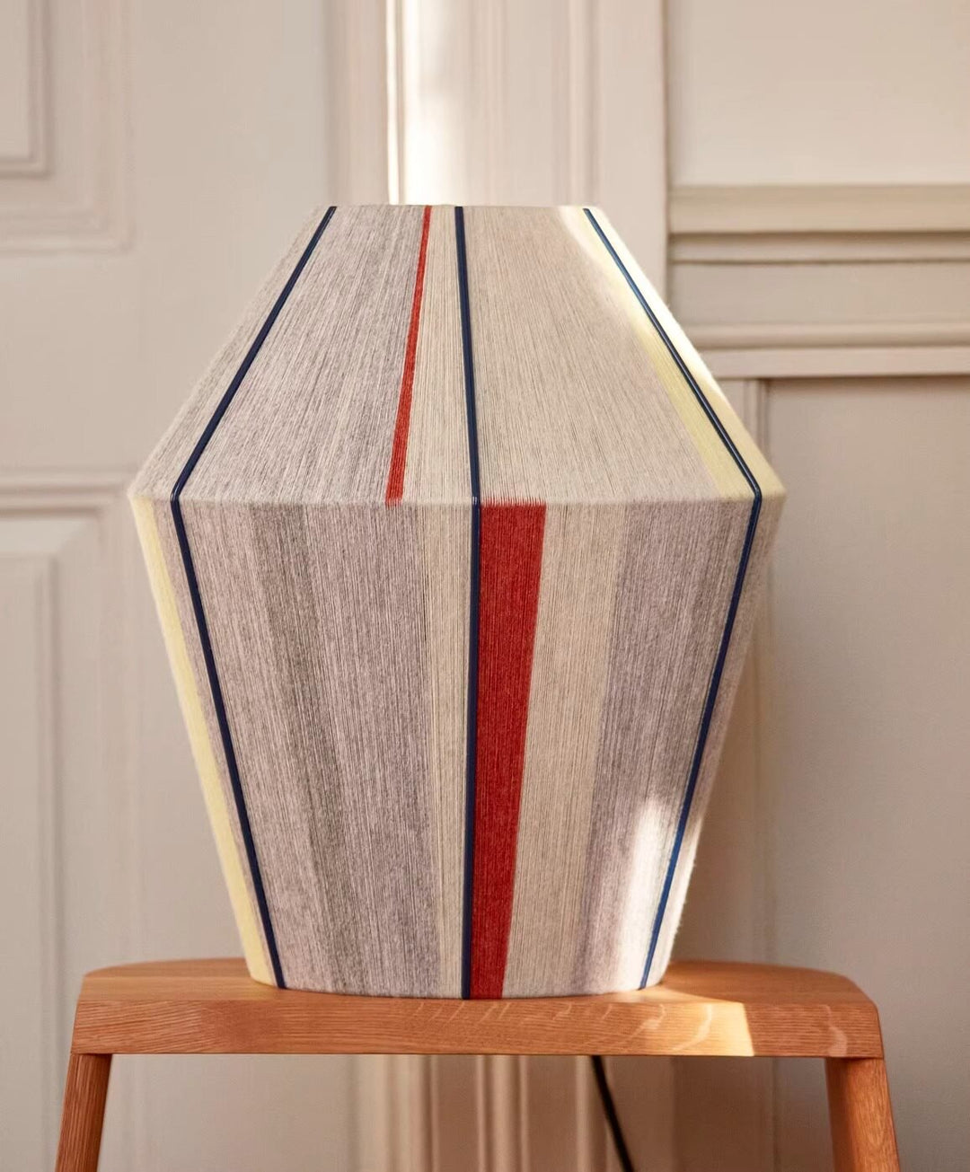 Lampa wisząca z ręcznie nawiniętym kloszem