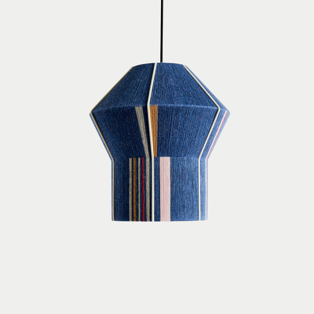 Lampa wisząca z ręcznie nawiniętym kloszem