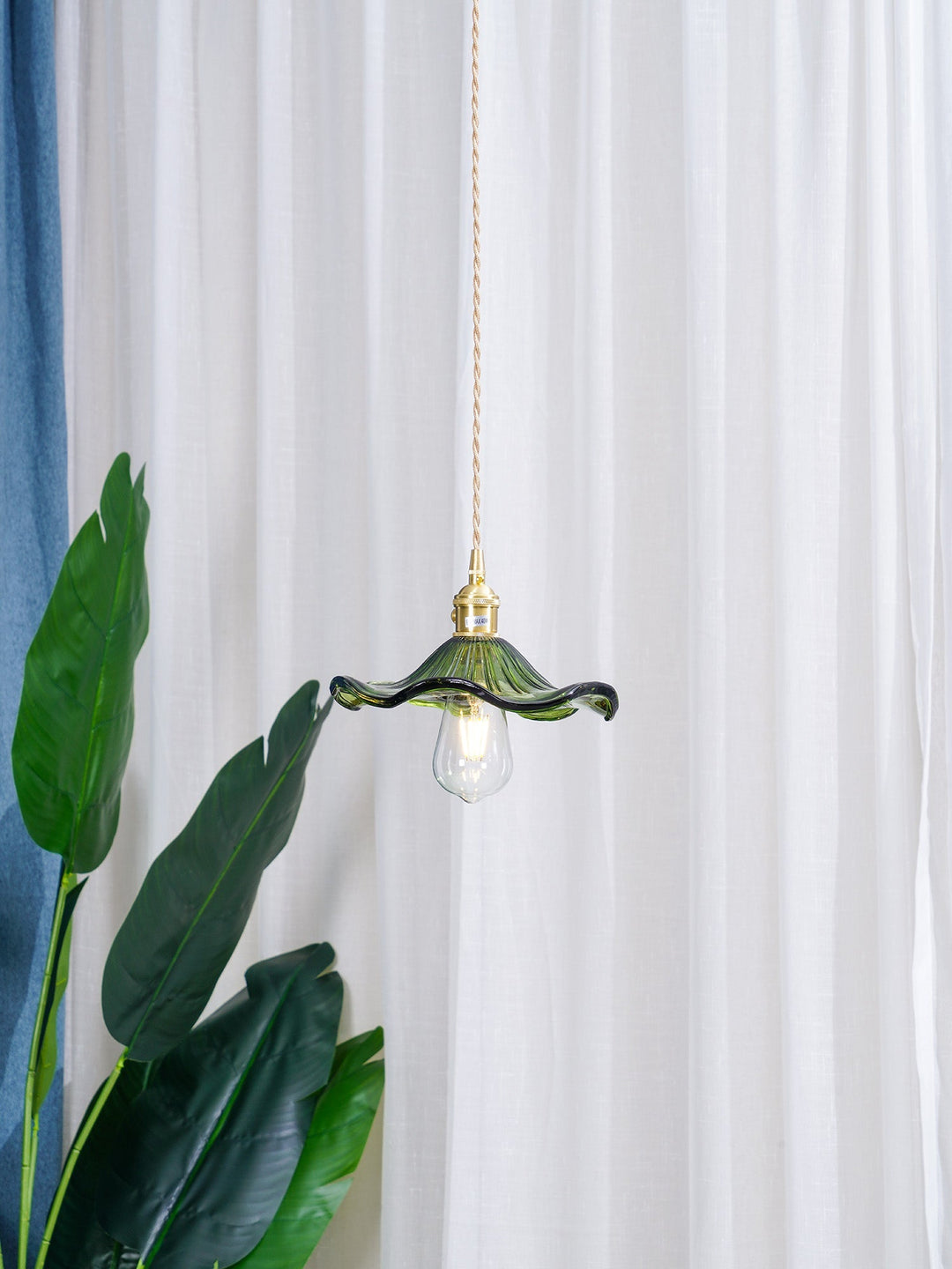 Szklana Lampa z Kwiatem Hibiskusa