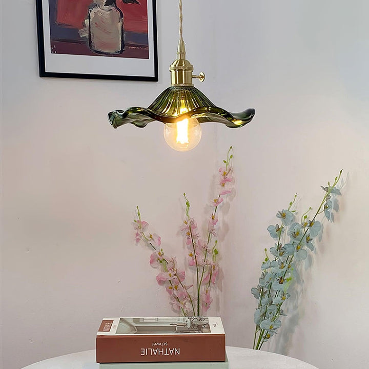 Szklana Lampa Wisząca w Kształcie Kwiatu Hibiskusa