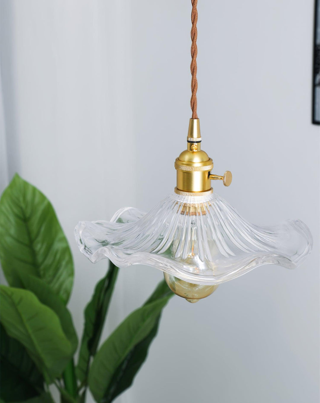 Szklana Lampa Wisząca w Kształcie Kwiatu Hibiskusa