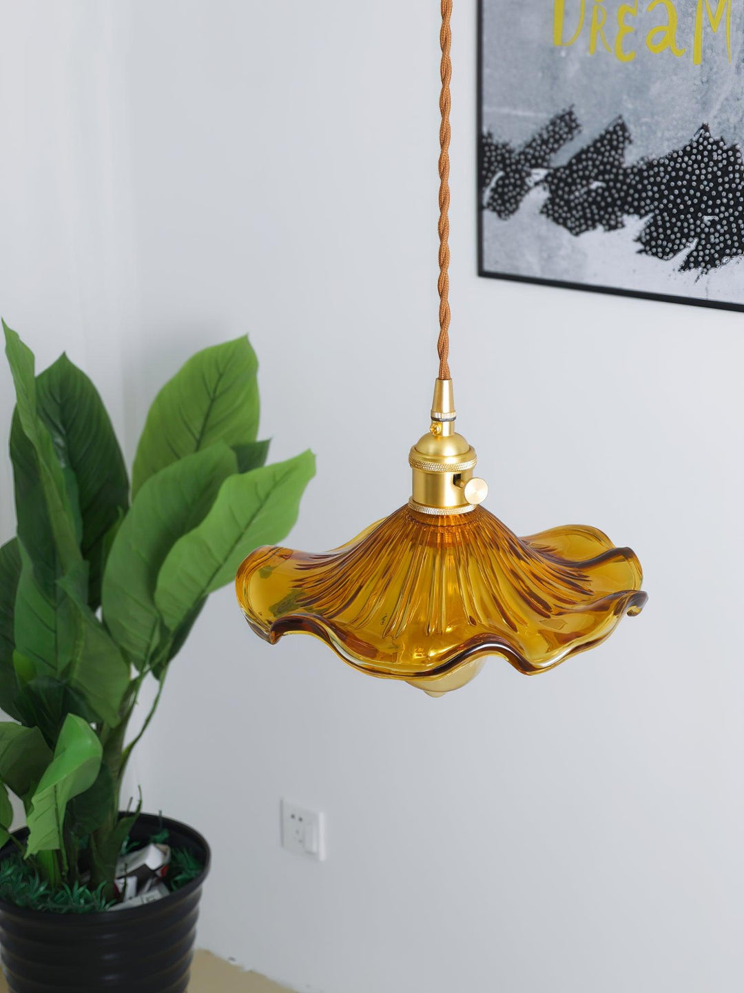 Szklana Lampa Wisząca w Kształcie Kwiatu Hibiskusa