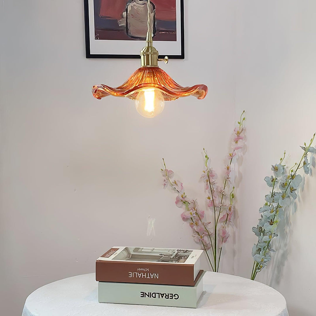 Szklana Lampa Wisząca w Kształcie Kwiatu Hibiskusa
