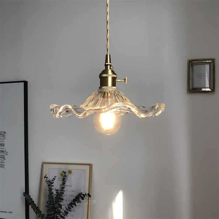 Szklana Lampa Wisząca w Kształcie Kwiatu Hibiskusa
