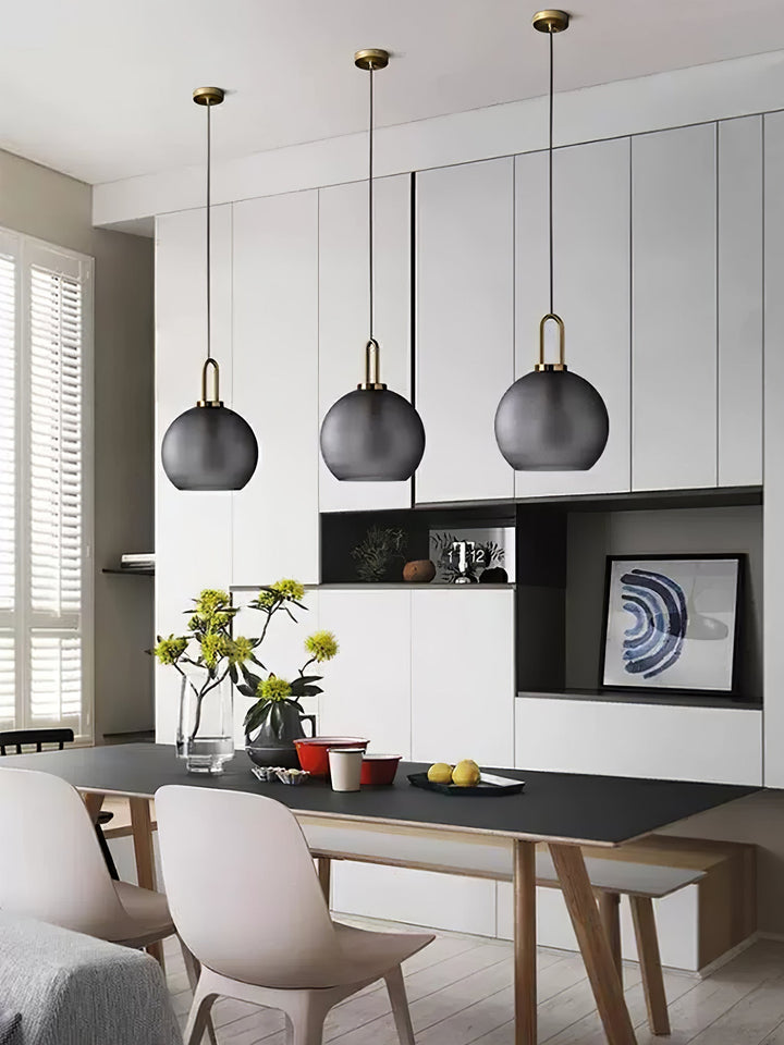 Lampa wisząca Pendulum z szklanym kloszem