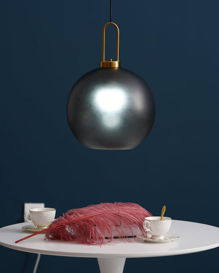 Lampa wisząca Pendulum z szklanym kloszem