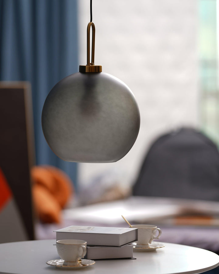 Lampa wisząca Pendulum z szklanym kloszem