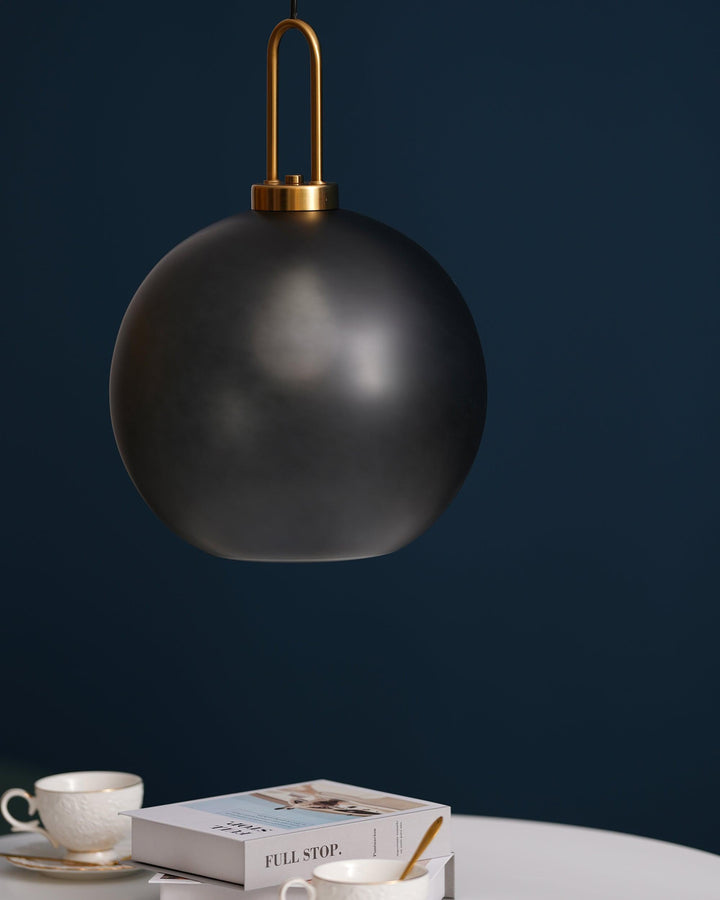 Lampa wisząca Pendulum z szklanym kloszem