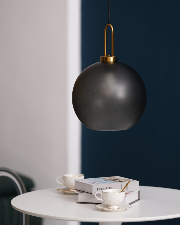 Lampa wisząca Pendulum z szklanym kloszem
