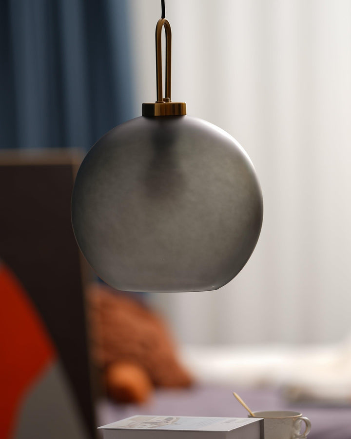 Lampa wisząca Pendulum z szklanym kloszem