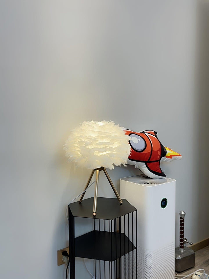 Lampa stołowa z piór gęsich