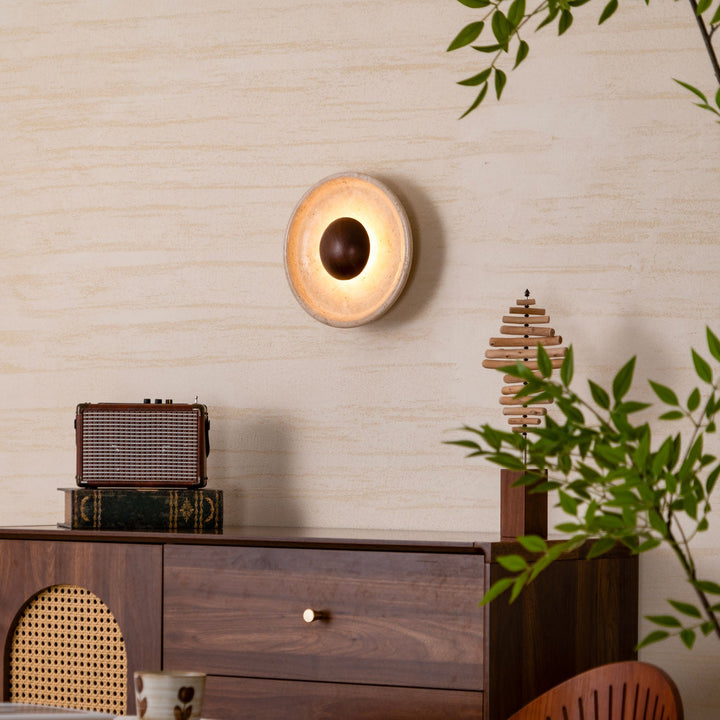 Lampa ścienna Halo z trawertynu