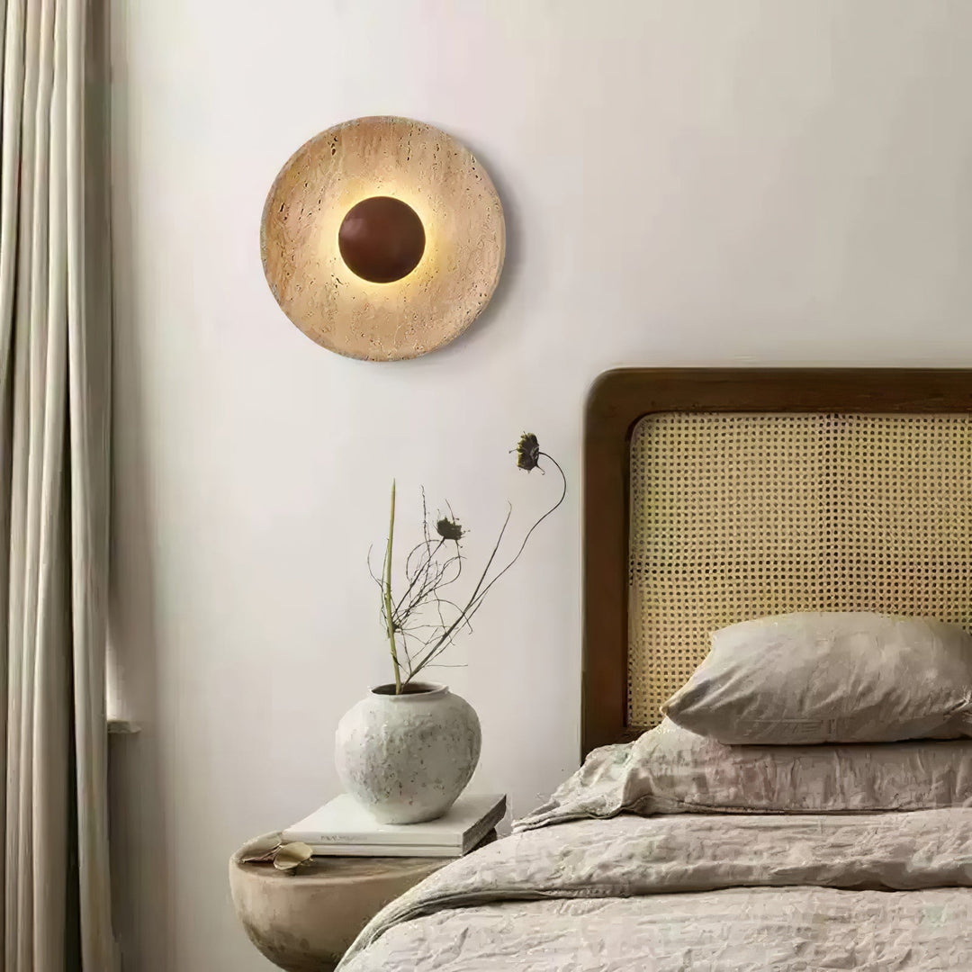 Lampa ścienna Halo z trawertynu