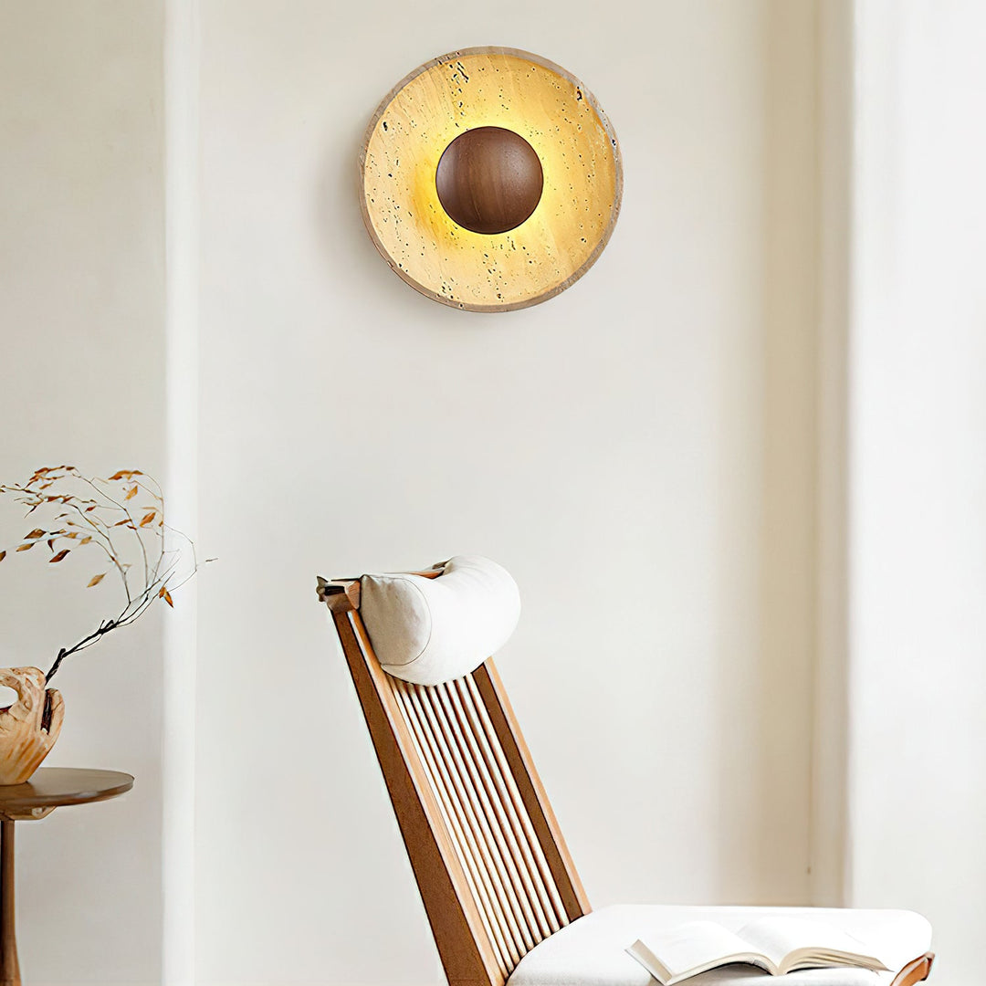 Lampa ścienna Halo z trawertynu