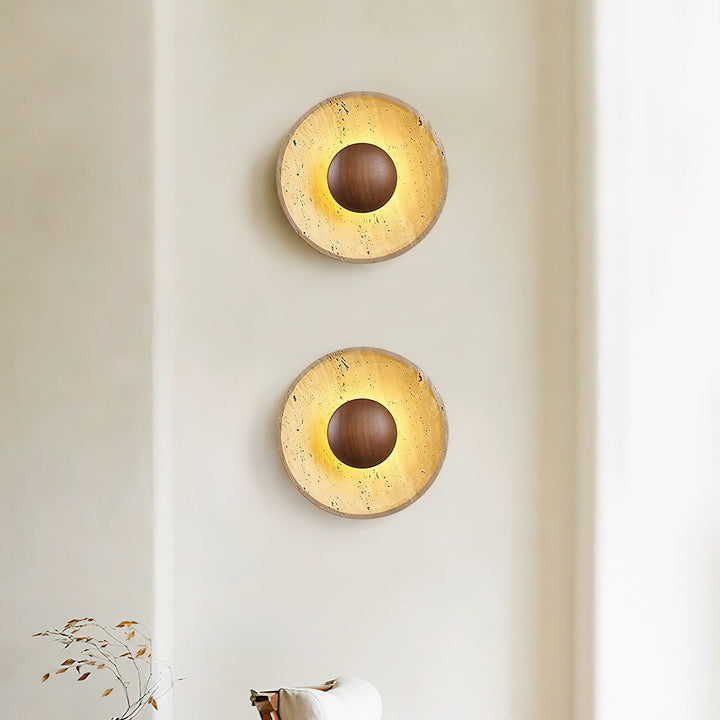 Lampa ścienna Halo z trawertynu