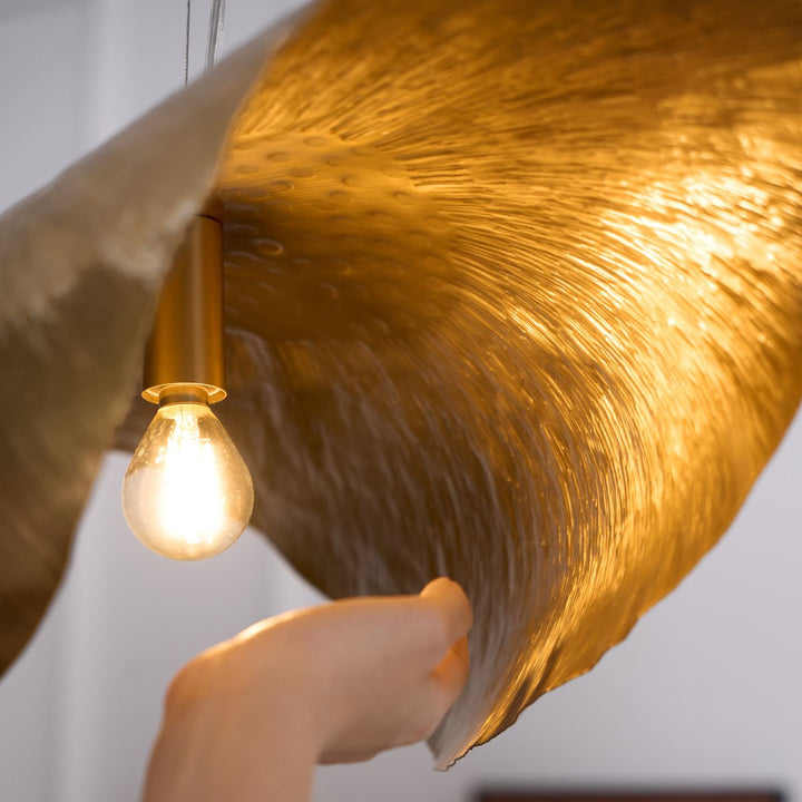 Wisząca lampa młotkowana