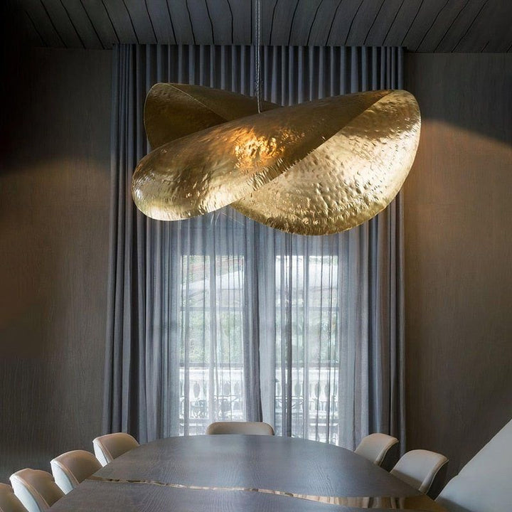 Wisząca lampa młotkowana