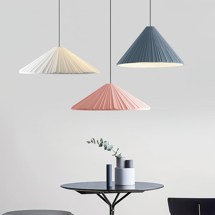 Lampa wisząca z żywicy w kształcie kapelusza