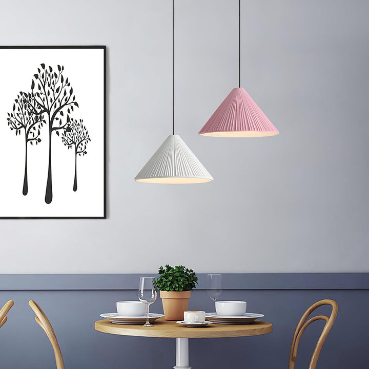 Lampa wisząca z żywicy w kształcie kapelusza