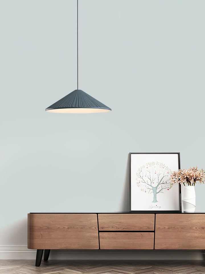 Lampa wisząca z żywicy w kształcie kapelusza