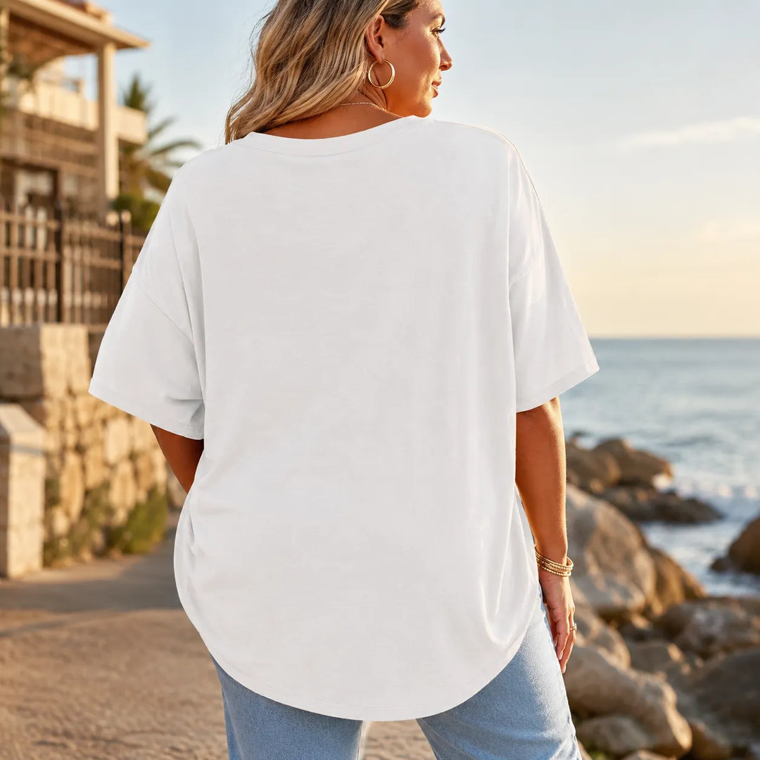 Vivelyn – Oversized T-shirt z dekoltem w serek