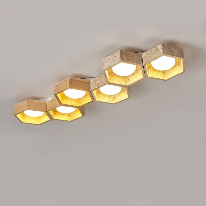 Lampa sufitowa z trawertynu w kształcie plastra miodu