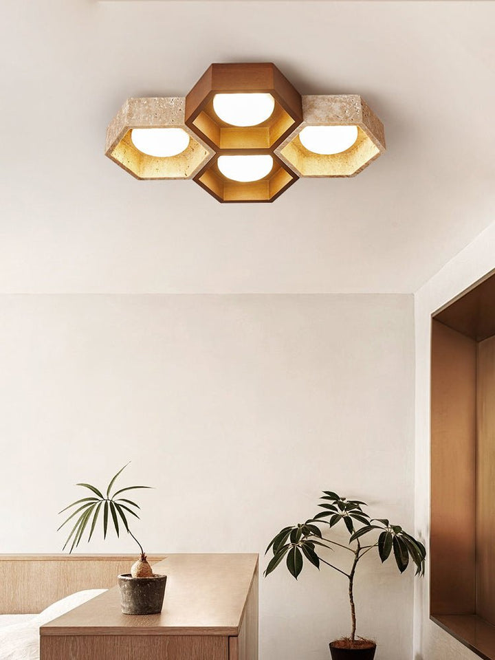 Lampa sufitowa z trawertynu w kształcie plastra miodu
