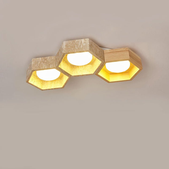 Lampa sufitowa z trawertynu w kształcie plastra miodu