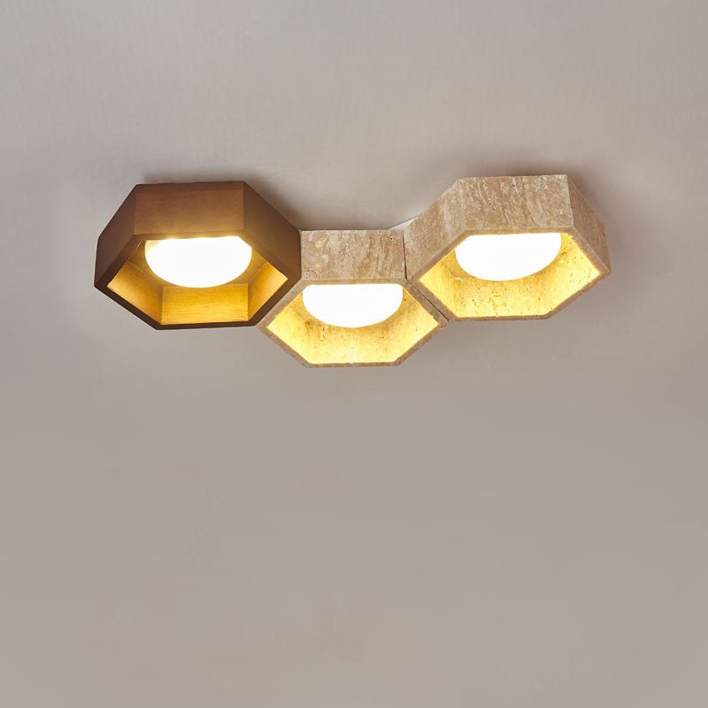 Lampa sufitowa z trawertynu w kształcie plastra miodu