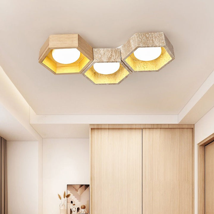Lampa sufitowa z trawertynu w kształcie plastra miodu