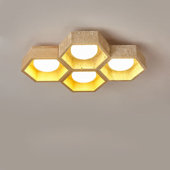 Lampa sufitowa z trawertynu w kształcie plastra miodu