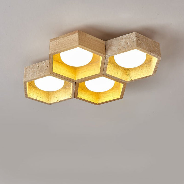 Lampa sufitowa z trawertynu w kształcie plastra miodu