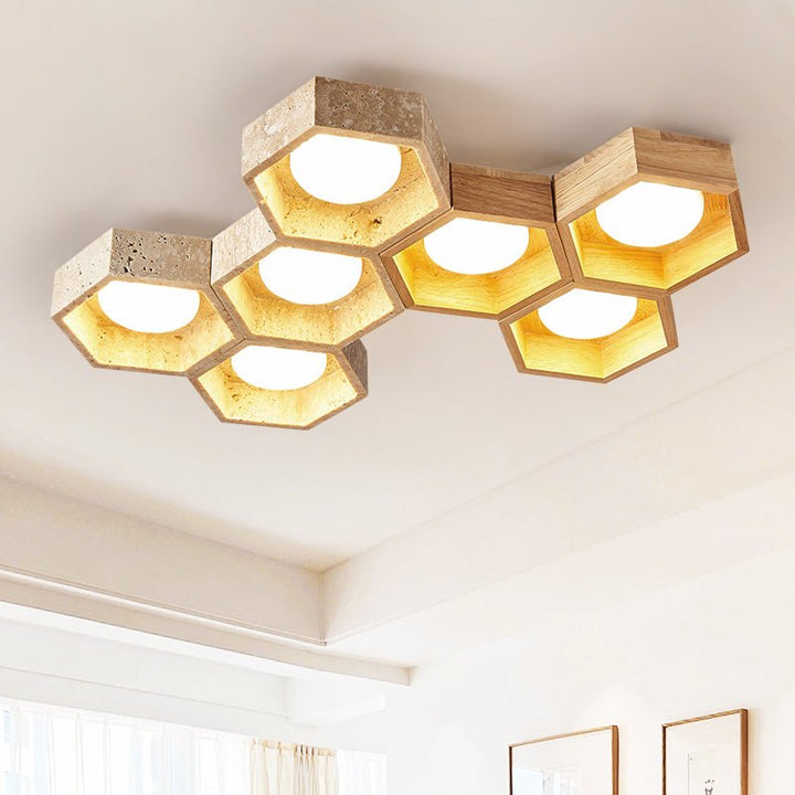 Lampa sufitowa z trawertynu w kształcie plastra miodu
