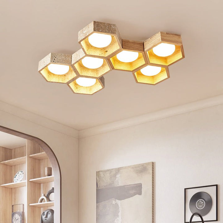 Lampa sufitowa z trawertynu w kształcie plastra miodu