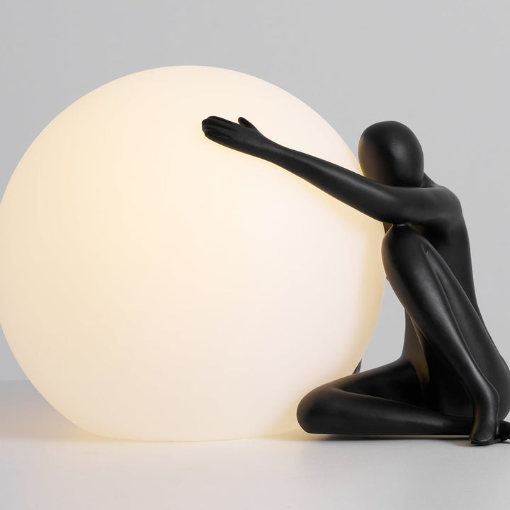 Lampa stołowa humanoidalna z kulą