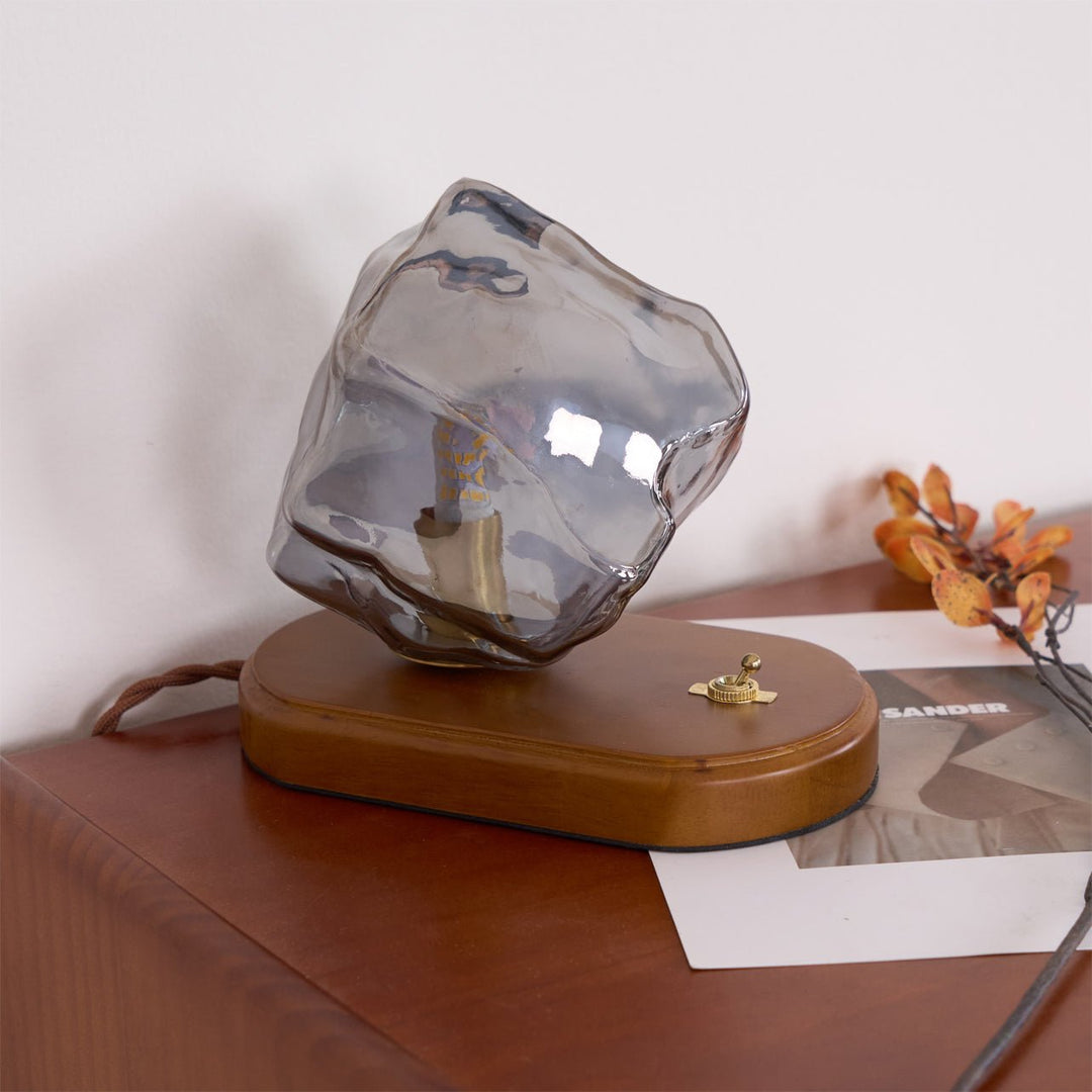 Lampa stołowa z szklanym kloszem Ice Stone