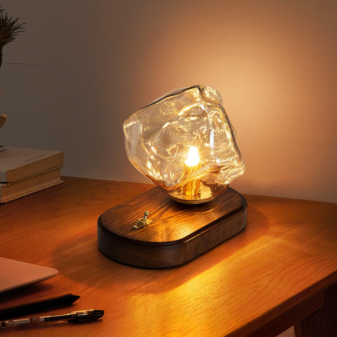 Lampa stołowa z szklanym kloszem Ice Stone