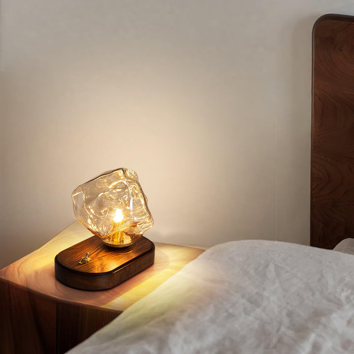 Lampa stołowa z szklanym kloszem Ice Stone